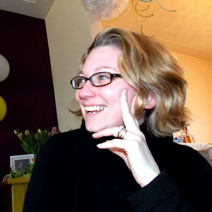 Tracy Green, the artist behind Tracy Tries Watercolour